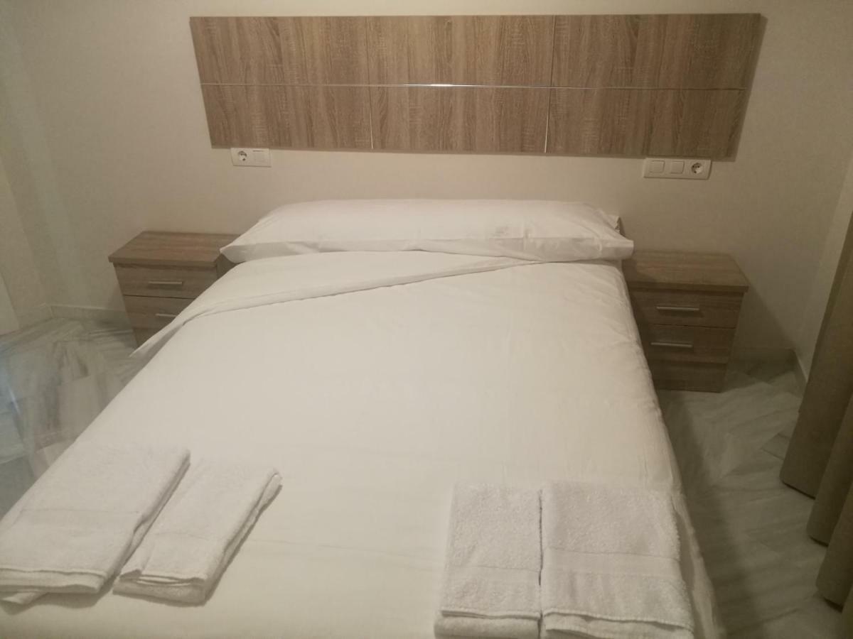Apartamentos Edificio Vicente Малага Экстерьер фото