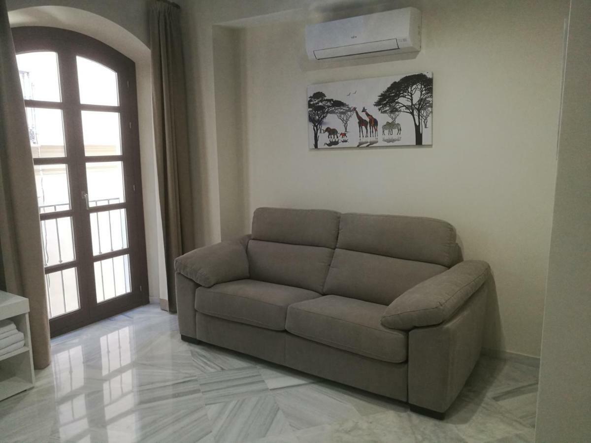 Apartamentos Edificio Vicente Малага Экстерьер фото