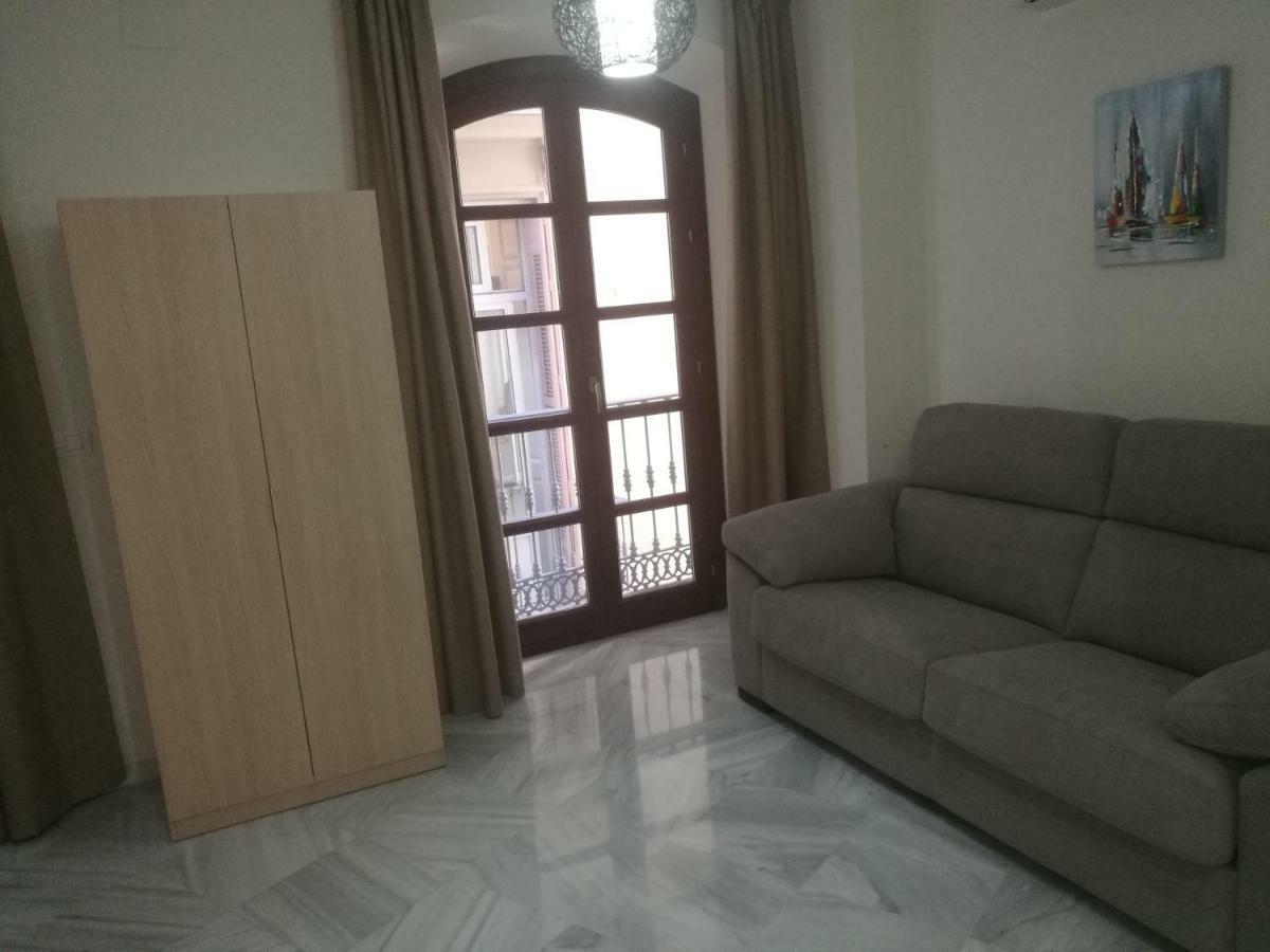 Apartamentos Edificio Vicente Малага Экстерьер фото
