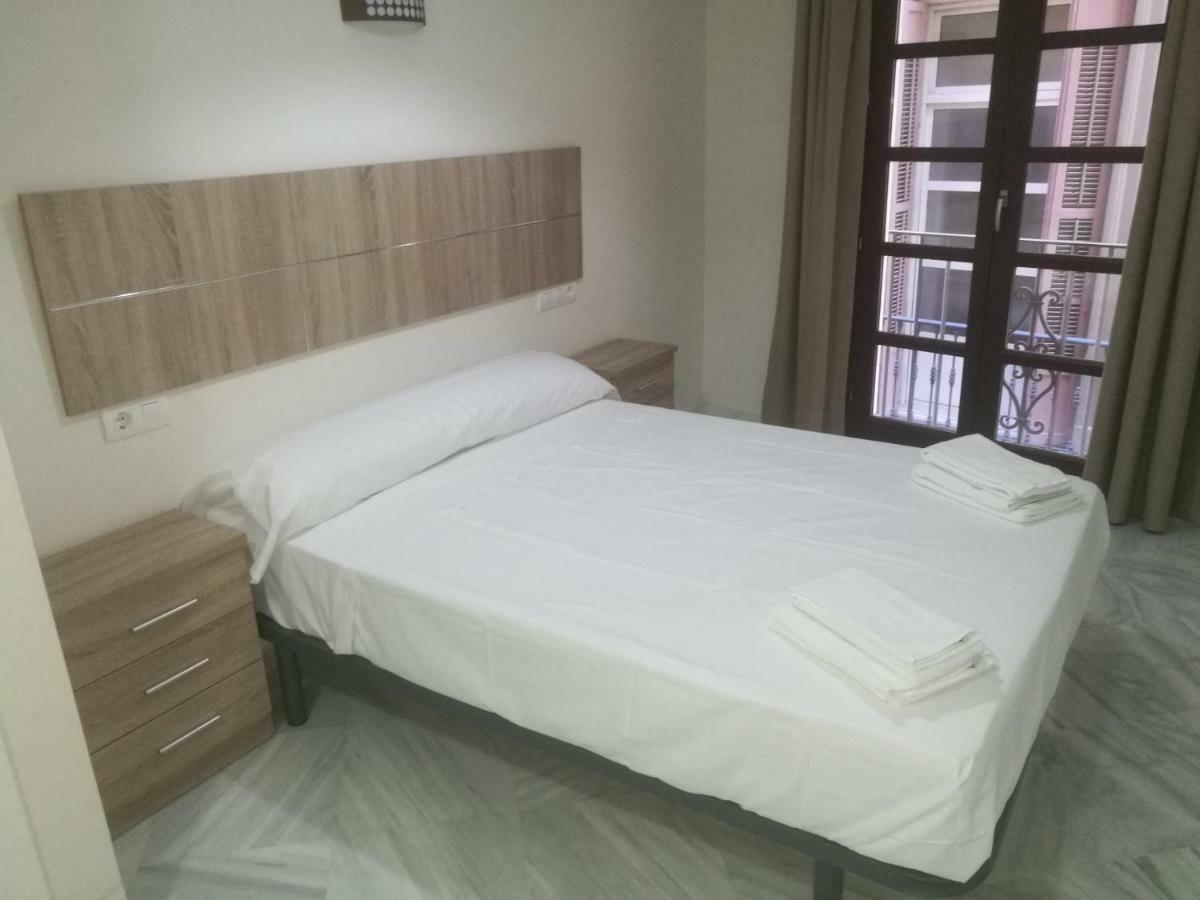 Apartamentos Edificio Vicente Малага Экстерьер фото